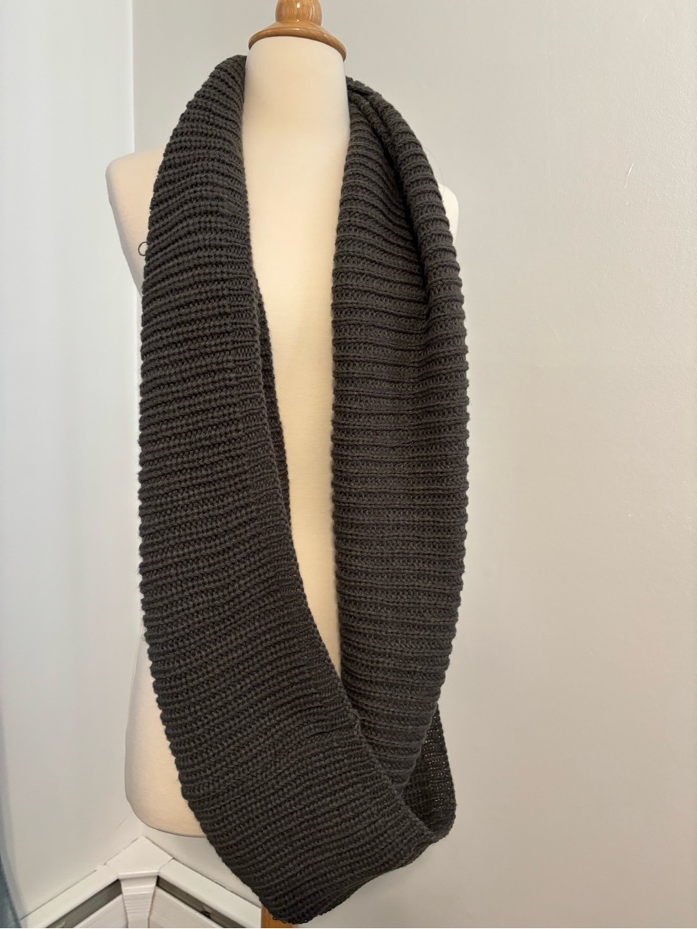 Chunky Knit Infinity Scarf - Charcoal